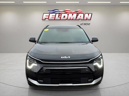 Used 2024 Kia Niro EX Touring FWD image 9