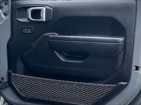 Used 2023 Jeep Wrangler Unlimited w/ Cold Weather Group image 12