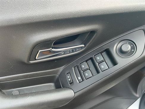 Used 2020 Chevrolet Trax LS w/ Tint and Cruise Package FWD image 14