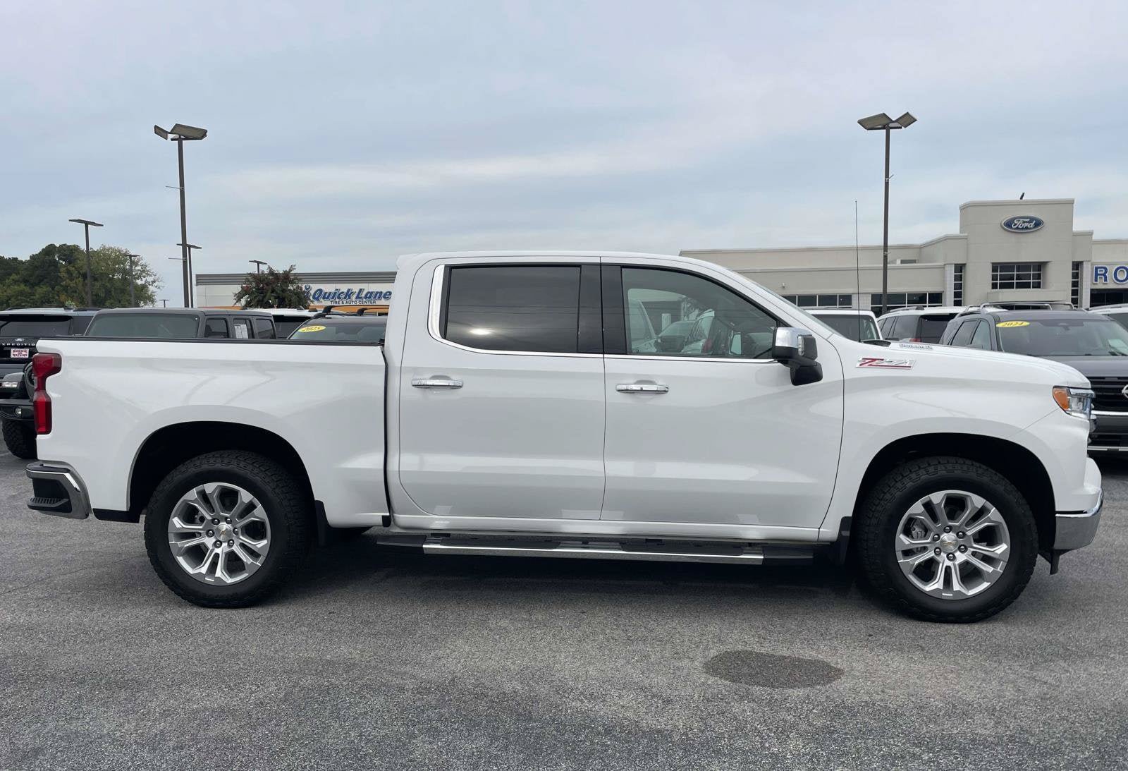 Used 2026 Chevrolet Silverado 1500 LTZ AWD/4WD image 2