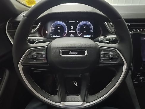 Used 2024 Jeep Grand Cherokee L Laredo AWD/4WD image 18