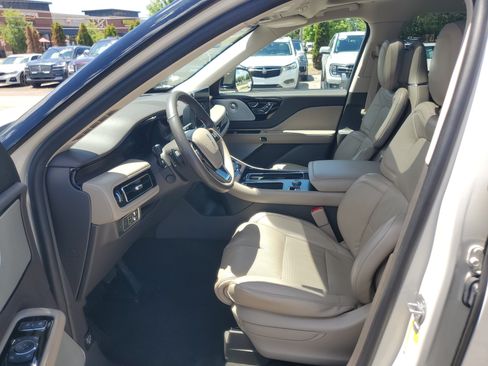 Used 2021 Lincoln Aviator Reserve w/ Equipment Group 202A AWD/4WD image 12