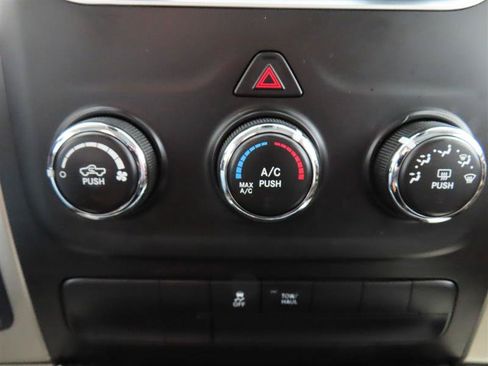 Used 2014 RAM 1500 Big Horn RWD image 24