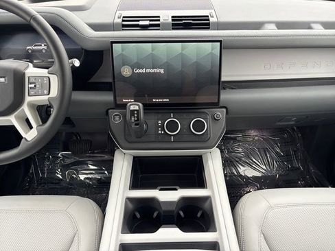 New 2026 Land Rover Defender 110 X-Dynamic SE AWD/4WD image 17