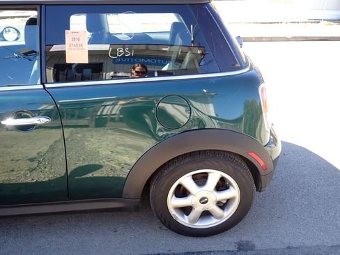 Used 2010 MINI Cooper Hardtop image 15