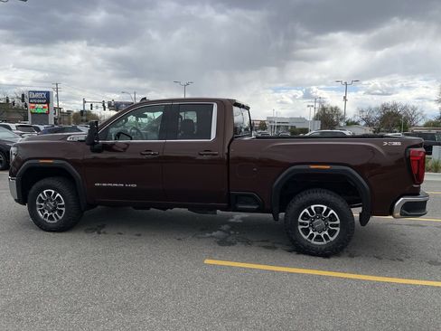Used 2024 GMC Sierra 2500 SLE AWD/4WD image 4