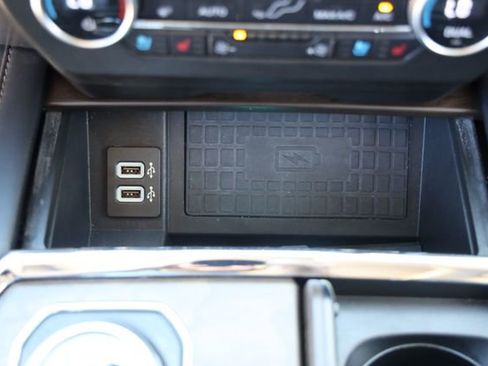 Used 2018 Ford Expedition Platinum RWD image 24