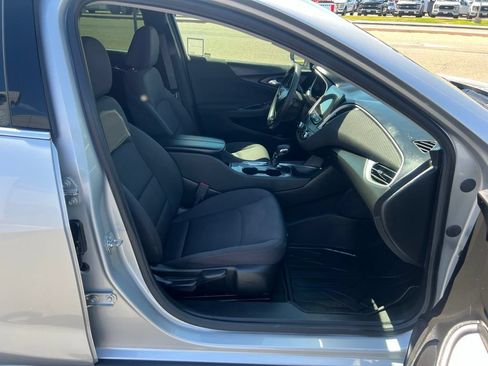 Used 2022 Chevrolet Malibu LT FWD image 39