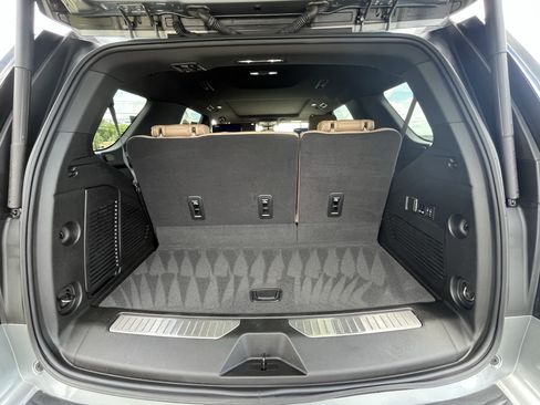 Used 2023 Chevrolet Tahoe Premier w/ Premium Package 2 AWD/4WD image 39