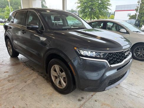 Used 2022 Kia Sorento LX AWD/4WD image 4