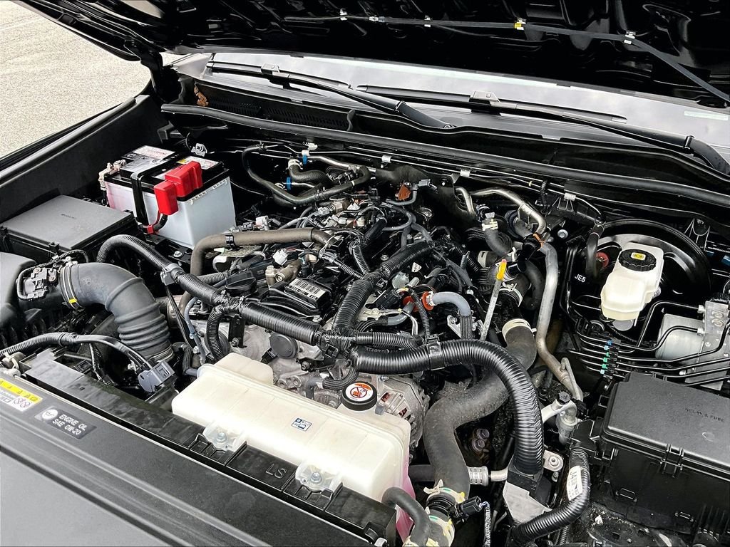 Used 2025 Toyota 4Runner SR5 AWD/4WD image 35