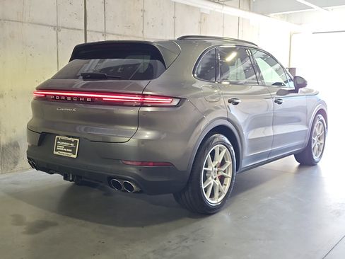 Certified 2026 Porsche Cayenne S AWD/4WD image 11