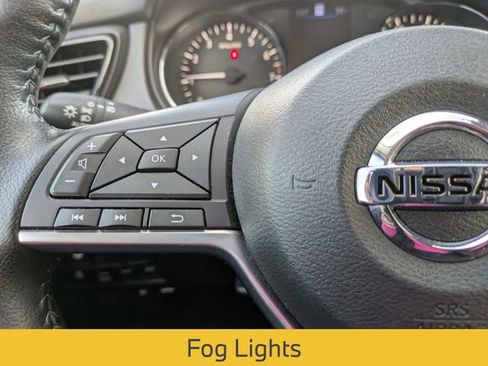 Used 2022 Nissan Rogue Sport SL w/ Premium Package image 19