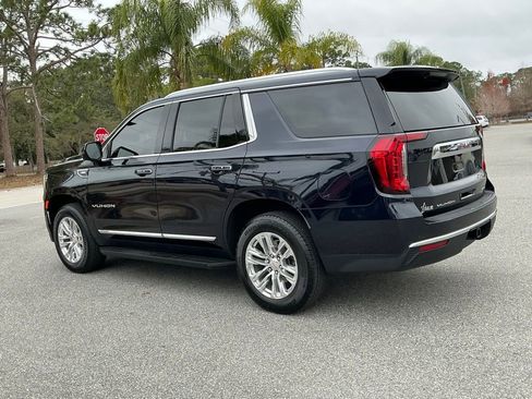 Used 2023 GMC Yukon SLT w/ SLT Luxury Package image 4