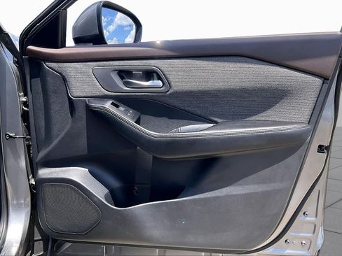 Used 2023 Nissan Rogue SV FWD image 21