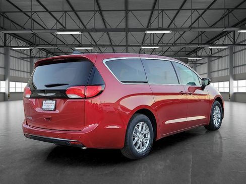 New 2026 Chrysler Voyager LX image 4