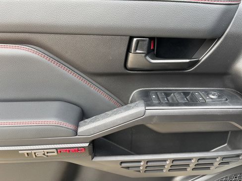 Used 2025 Toyota Tacoma TRD Sport image 14