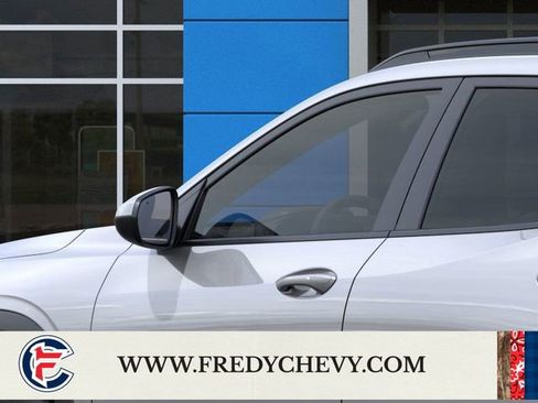 New 2026 Chevrolet Trax LT w/ Sunroof Package image 14