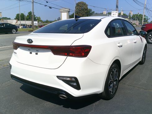 Used 2019 Kia Forte LXS FWD image 8