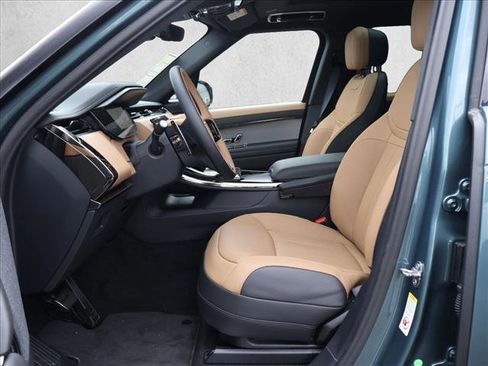 New 2025 Land Rover Range Rover Sport Dynamic SE AWD/4WD image 13
