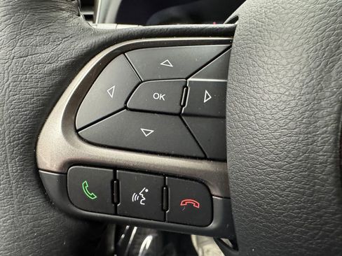 Used 2022 Jeep Renegade Limited AWD/4WD image 15