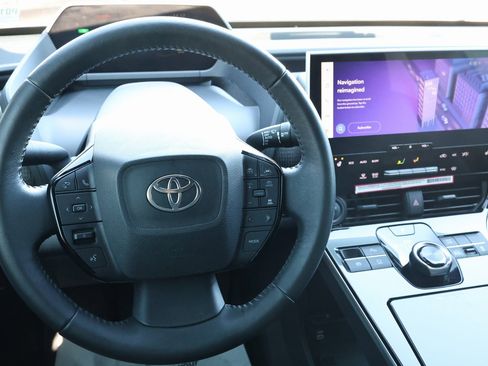 Used 2023 Toyota bZ4X XLE w/ Weather Package image 18