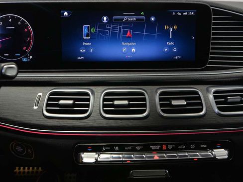 Used 2024 Mercedes-Benz GLS 450 4MATIC image 16