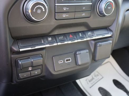 Used 2022 Chevrolet Silverado 2500 Custom w/ Custom Value Package image 35