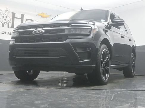 Used 2024 Ford Expedition Limited AWD/4WD image 4