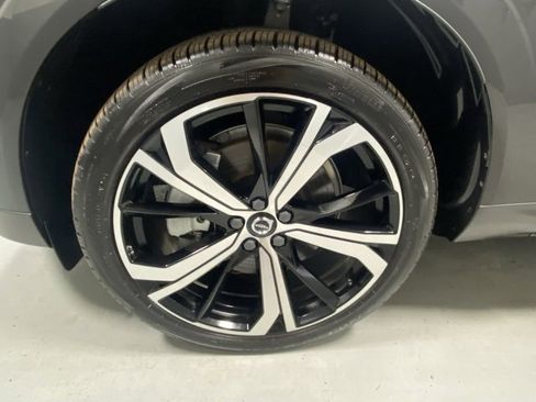 Certified 2025 Volvo XC60 T8 Ultra image 5