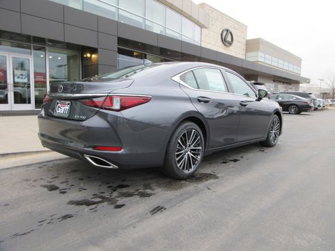 New 2025 Lexus ES 350 w/ Premium Package image 9