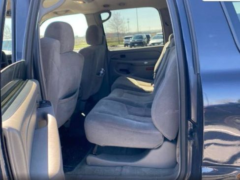 Used 2004 Chevrolet Suburban LS w/ Safe And Secure Package AWD/4WD image 9