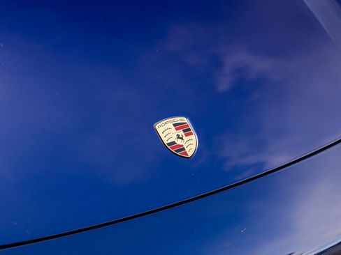 Certified 2024 Porsche Macan 4 Electric image 15