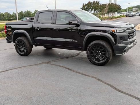 Used 2026 Chevrolet Colorado Trail Boss AWD/4WD image 2