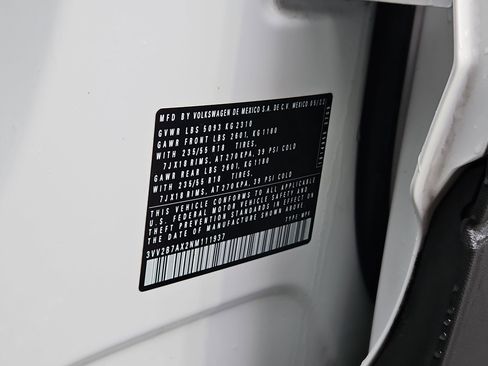 Used 2022 Volkswagen Tiguan SE image 34