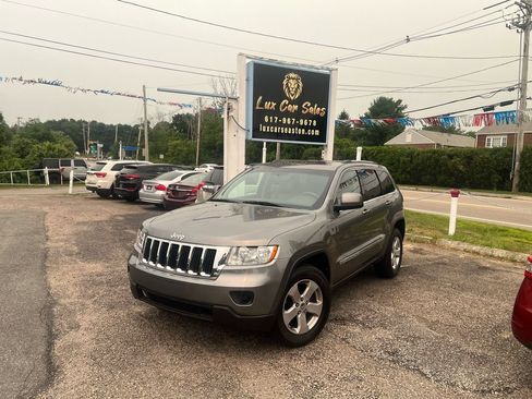 Used 2012 Jeep Grand Cherokee Laredo AWD/4WD image 1