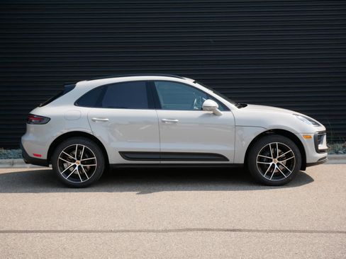 New 2025 Porsche Macan image 27