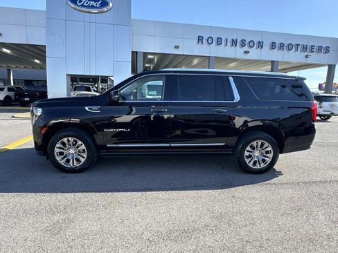 Used 2022 GMC Yukon XL Denali image 8