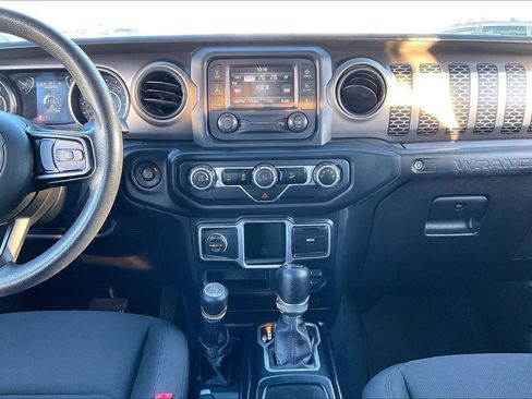 Used 2018 Jeep Wrangler Unlimited Sport image 23