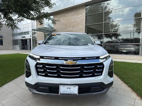 Used 2026 Chevrolet Equinox LT w/ Convenience Package II FWD image 2