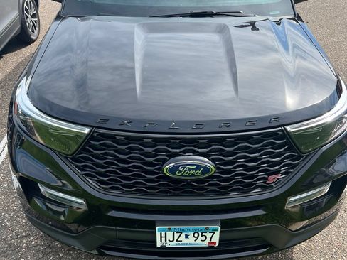 Used 2021 Ford Explorer ST w/ Equipment Group 401A AWD/4WD image 2