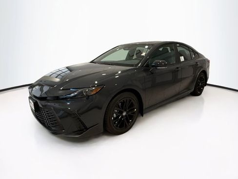 New 2026 Toyota Camry SE image 3