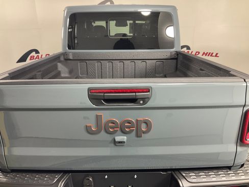 New 2026 Jeep Gladiator Mojave image 5