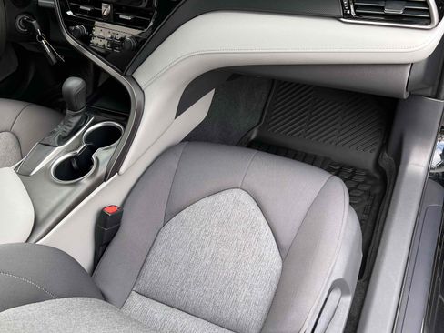 Used 2021 Toyota Camry LE image 45