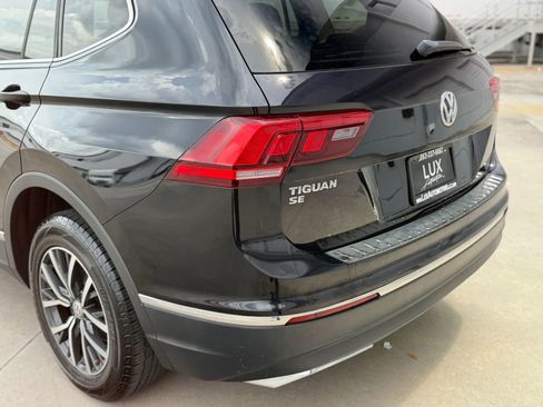 Used 2020 Volkswagen Tiguan SE FWD image 12
