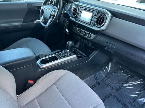 Certified 2019 Toyota Tacoma SR5 image 17