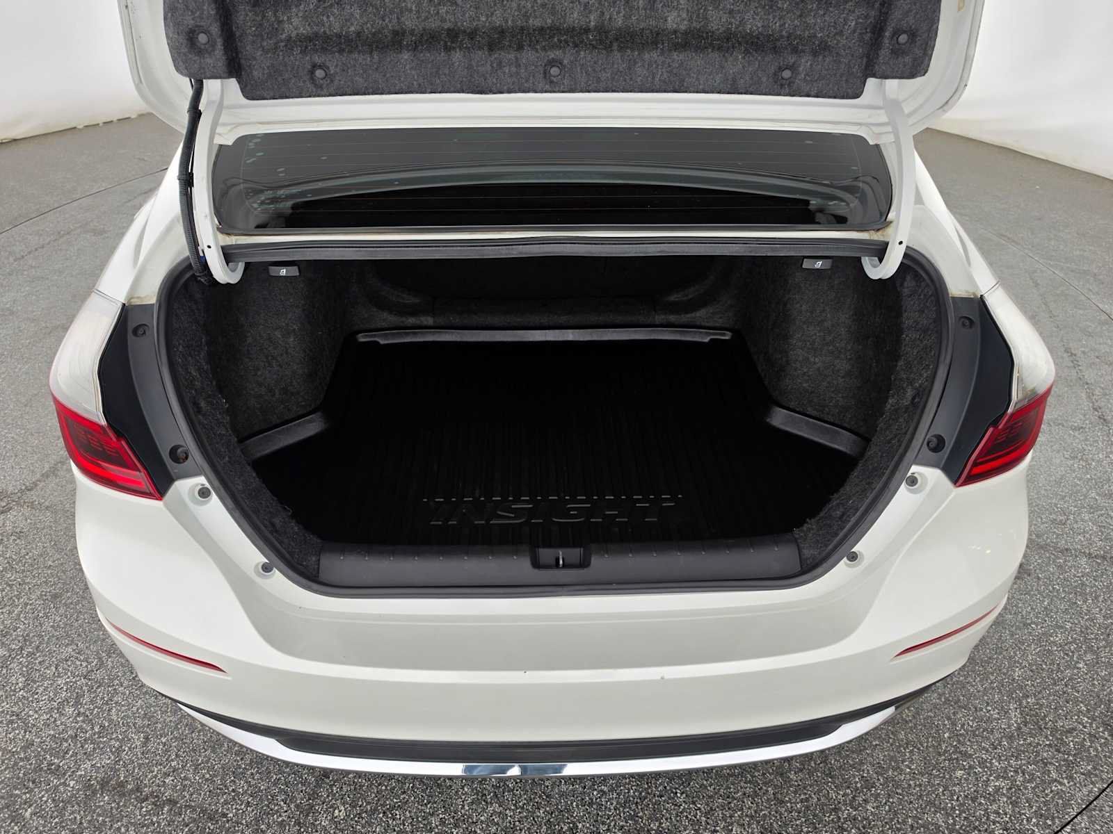 Used 2019 Honda Insight Touring image 14