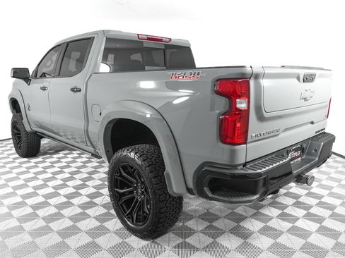 Used 2024 Chevrolet Silverado 1500 LT Trail Boss w/ Convenience Package II AWD/4WD image 8