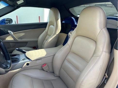 Used 2006 Chevrolet Corvette Convertible w/ Preferred Equipment Group image 16