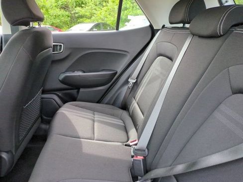 Used 2025 Hyundai Venue SEL FWD image 27